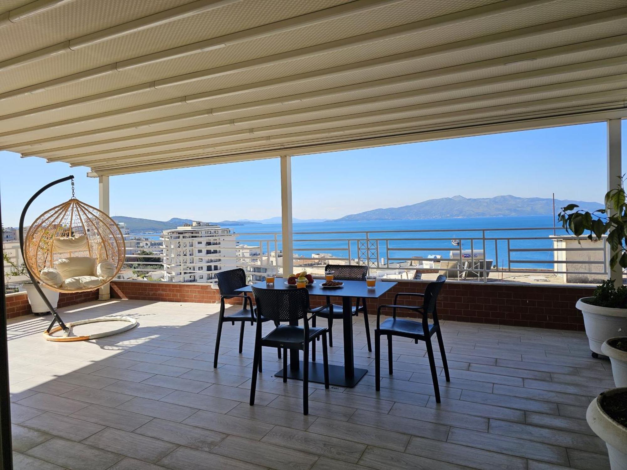 Deep Blue Rooftop - 111 Sarandë エクステリア 写真